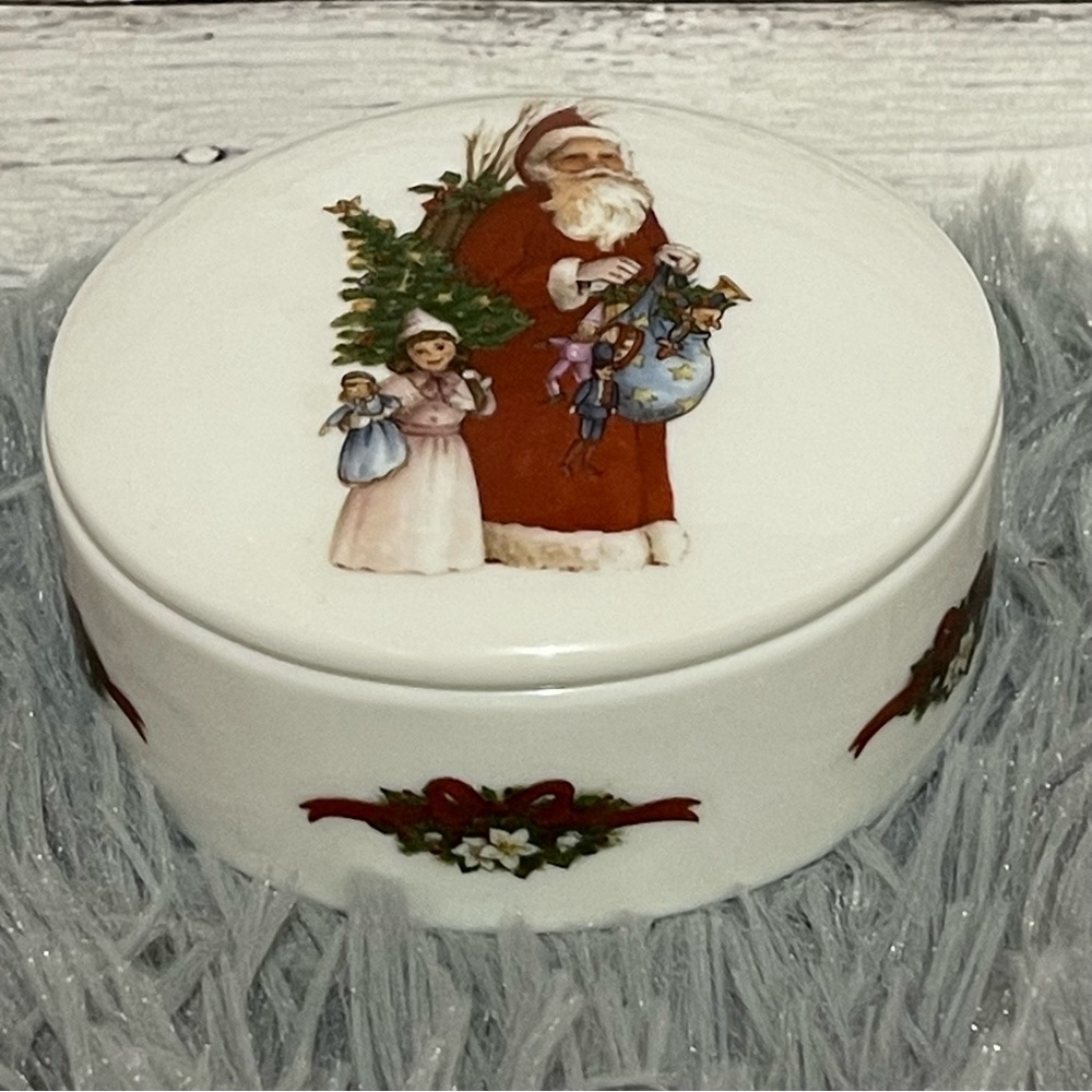 Vintage Trinket Box The Egg Lady